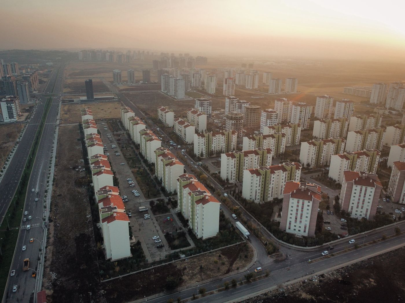 yatay mimari ankara - alçak katlı bahçeli konut dokusu
